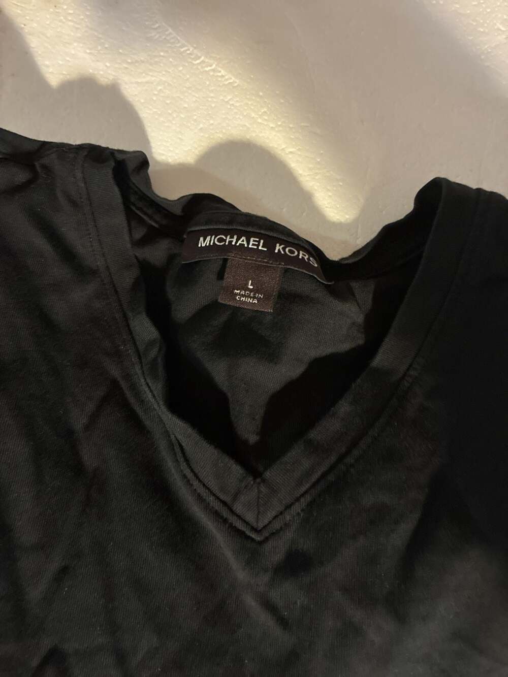 Michael Kors Men's Black V-Neck Short Sleeve T-Shirt Size L